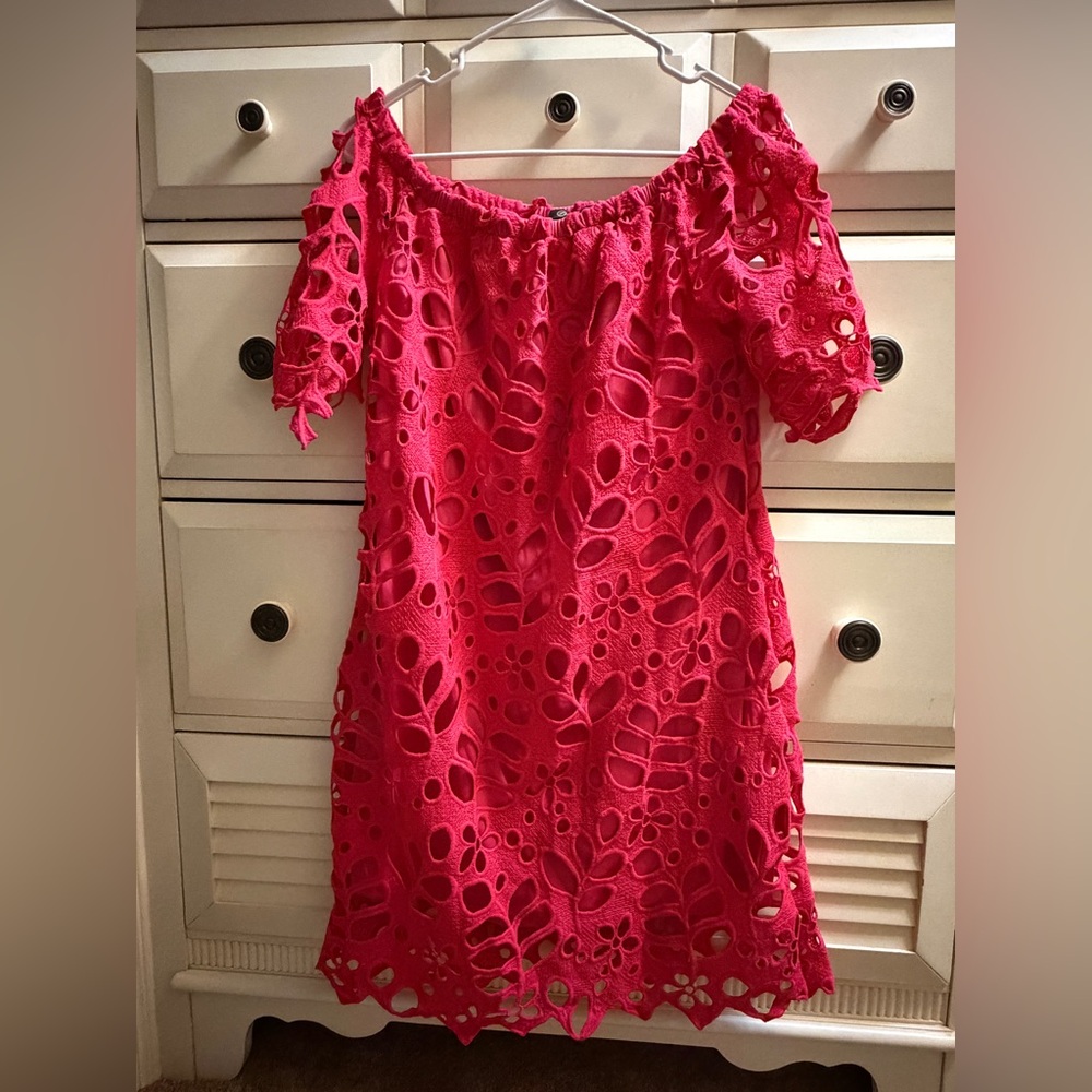 Elegant Pink Lace Mini Dress